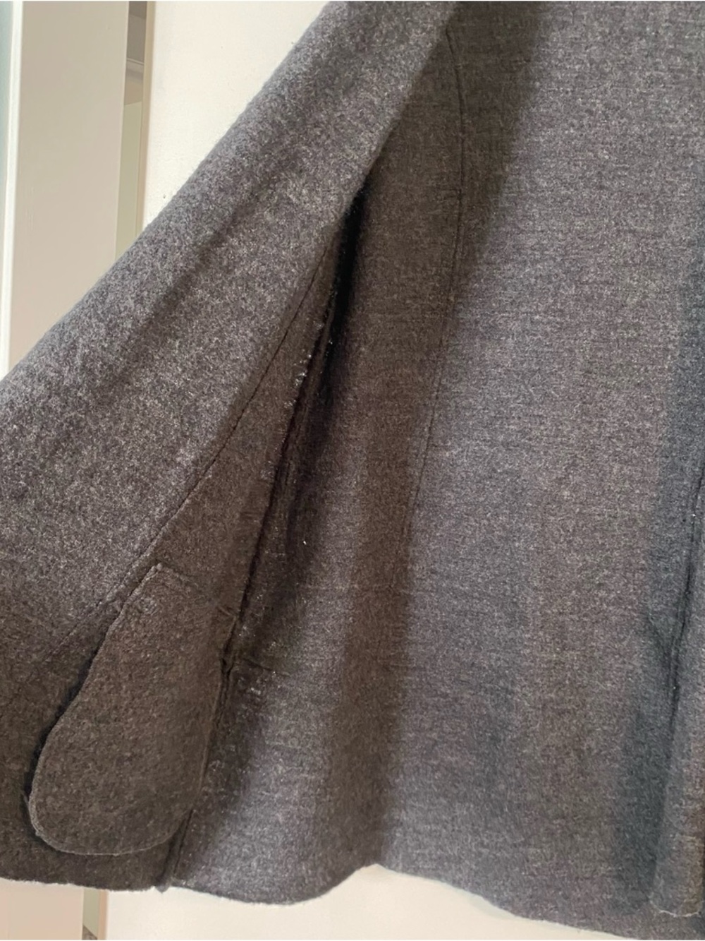 Tahari 100% Wool Sweater Vest Duster Sleeveless Open Front Gray M Capsule Work - Picture 4 of 5
